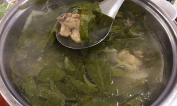 Canh chua lá dít: Món ngon lạ miệng khiến du khách mê mẩn của Phú Yên