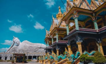 Choáng ngợp trước vẻ đẹp uy nghi của tượng Phật nằm lớn nhất Việt Nam