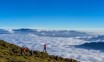 Lịch trình trekking chinh phục đỉnh Lùng Cúng -  'Nóc nhà Mù Cang Chải '