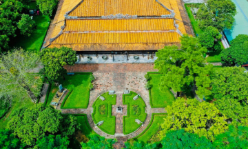 Bảo tàng Cổ vật Cung đình Huế -  'Cánh cửa ' dẫn lối về triều đại vàng son của cố đô xưa