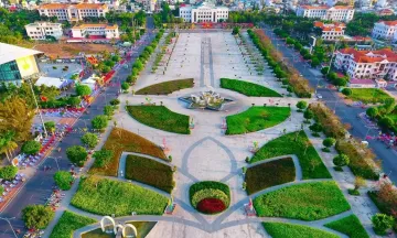 Quảng trường Hùng Vương Bạc Liêu - Điểm đến không thể bỏ lỡ ở cái nôi của nghệ thuật Đờn ca tài tử