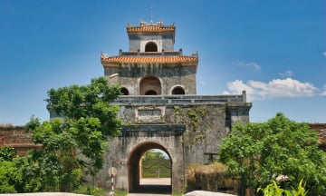 Kinh thành Huế có bao nhiêu cửa thành?