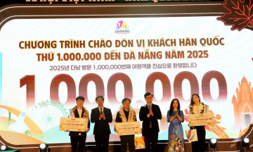 Đà Nẵng tổ chức lễ đón vị khách Hàn Quốc thứ 1 triệu trong năm 2025
