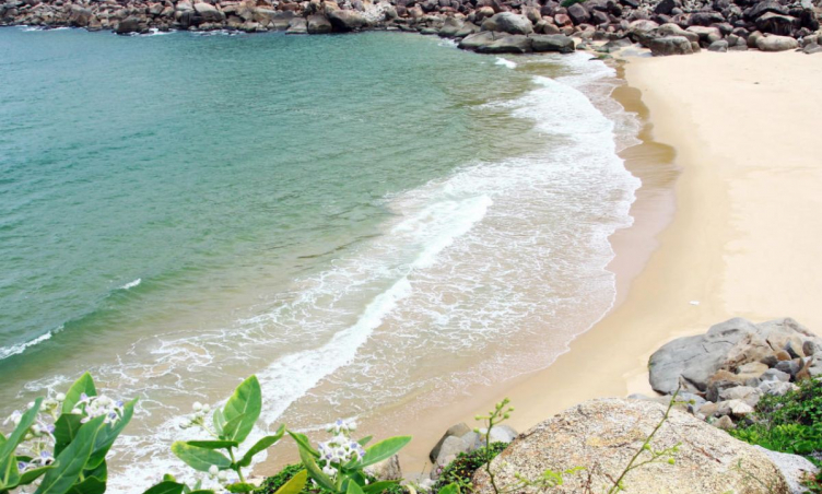 Khám phá bãi Tiên Nha Trang - Thiên đường sóng vỗ cát trắng thơ mộng