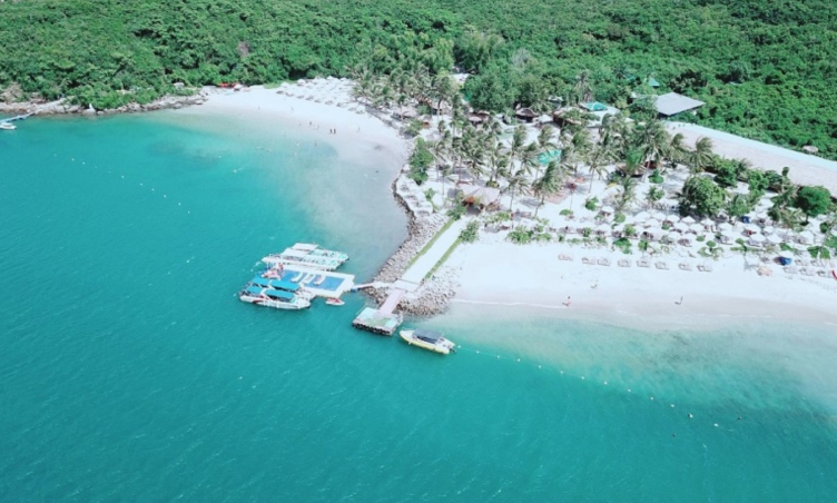“Tiểu Maldives” Vịnh Đầm Bấy Nha Trang: Thiên đường nghỉ dưỡng giữa lòng biển cả 