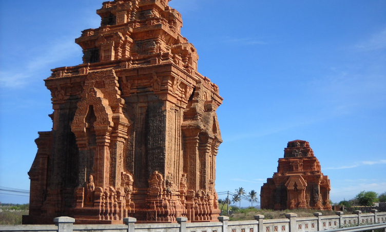 Khám phá Đền tháp Hòa Lai đầy bí ẩn của Ninh Thuận