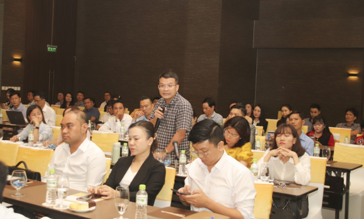 Các sở ngành tỉnh Khánh Hoà đối thoại với các doanh nghiệp
