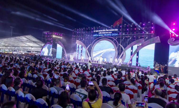 Nha Trang đón gần 400.000 lượt khách trong 4 ngày diễn ra lễ hội
