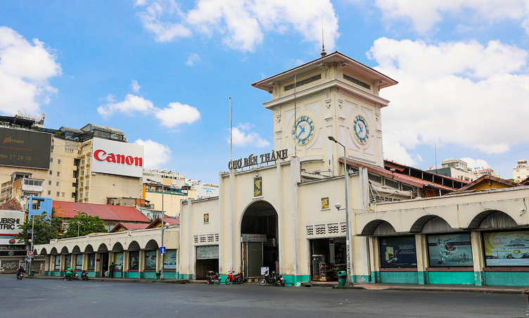 1 ngày  'quẩy ' banh nóc Chợ Bến Thành - Nơi vừa được công nhận Di tích kiến trúc nghệ thuật của TP HCM 