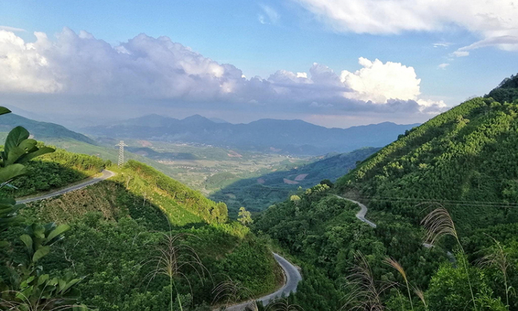 Chinh phục Đèo Long Môn: Hành trình khám phá  'nóc nhà ' Quảng Ngãi