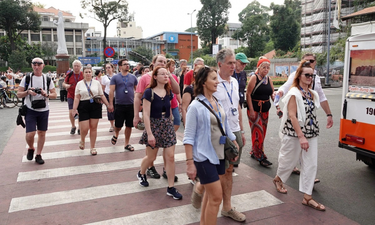 Tour nội - ngoại dịp Tết đều  'cháy ' hàng