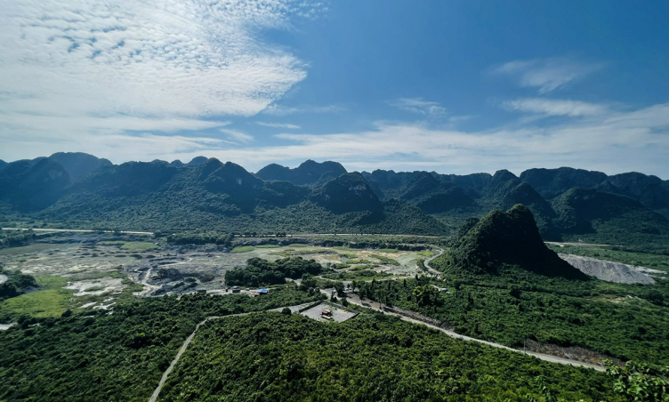 “Lạc lối” ở Bát Cảnh Sơn Hà Nam: Nơi hội tụ nhiều thắng cảnh nổi tiếng