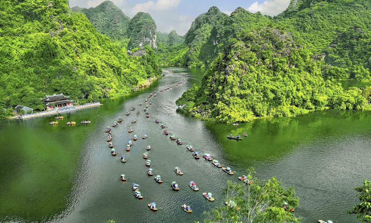 Ninh Bình -  'Địa điểm vàng ' trong dịp Tết Ất Tỵ 2025