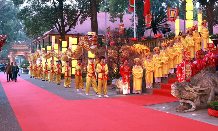 Hoàng thành Thăng Long khai xuân: Trang trọng nghi thức dâng hương tri ân tiền nhân