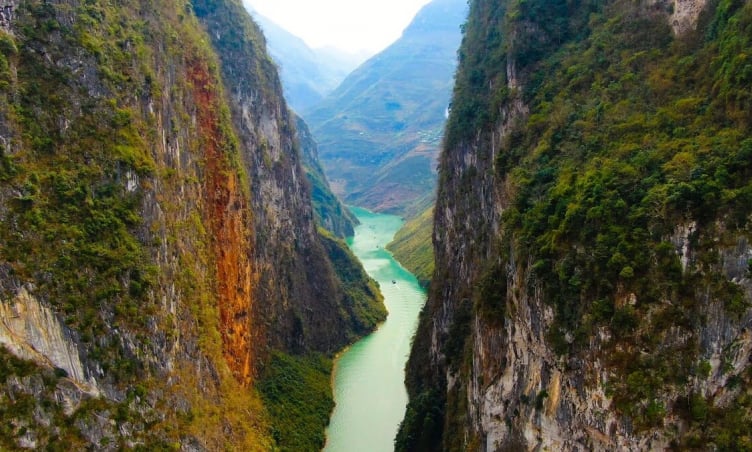 Chiêm ngưỡng hẻm vực sâu nhất Đông Nam Á tại Hà Giang - Kỳ quan độc nhất của vùng cao