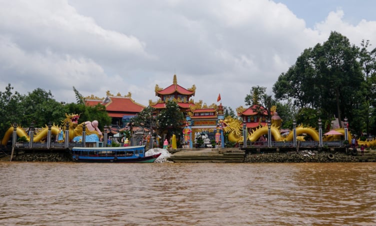 Khám phá Chùa Phước Long Sài Gòn: Ngôi chùa có vị trí đặc biệt ngay giữa sông