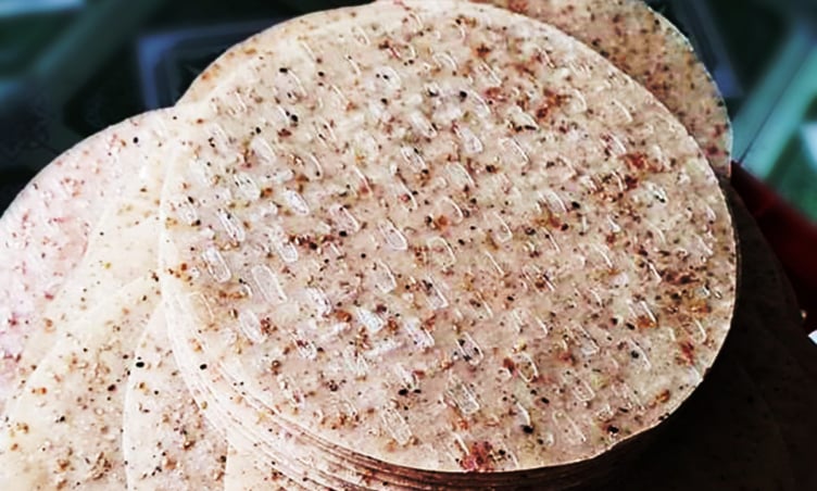 Bánh tráng nước dừa Quy Nhơn: Tinh hoa ẩm thực xứ Nẫu