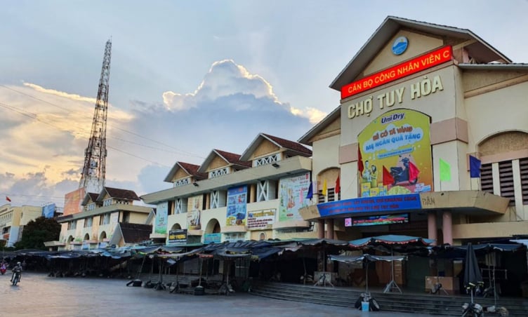 Cầm 100k phá đảo thiên đường ẩm thực chợ Tuy Hòa Phú Yên