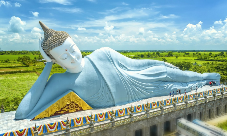Ngôi chùa có tượng Phật nằm lớn nhất Việt Nam nặng gần 500 tấn, sở hữu cặp đá có thể nổi trên mặt nước
