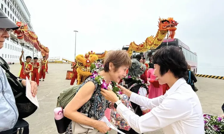 Hạ Long chào đón làn sóng du khách Nhật đầu hè 2025