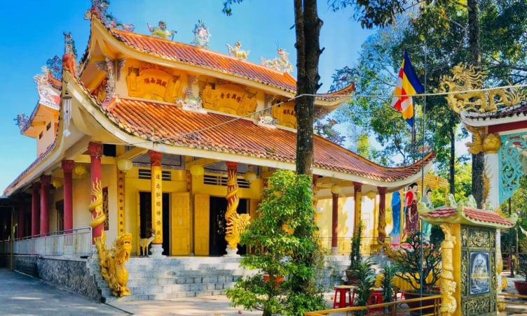 Khám phá chùa Tổ Long Hưng tại Bình Dương