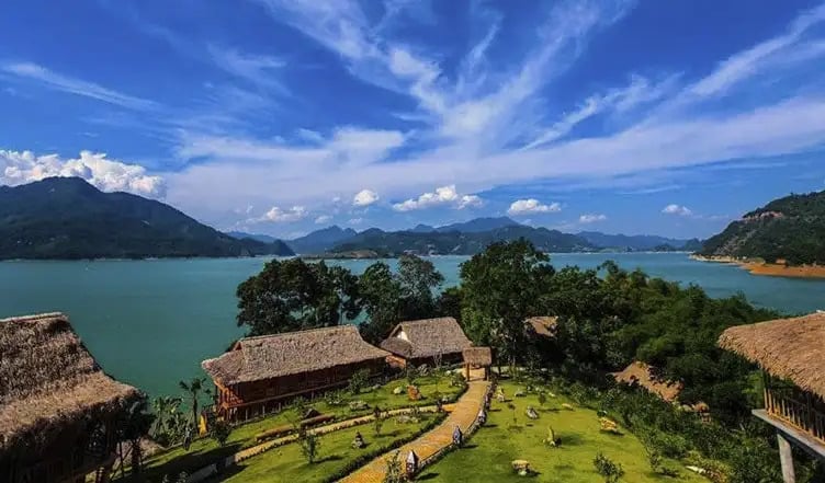 Hòa Bình: Điểm đến hút khách bậc nhất mùa lễ hội 2025