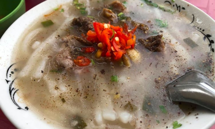 Thưởng thức bánh canh bột xắt - Đặc sản nức tiếng Bến Tre
