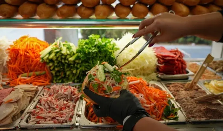 Bánh mì Việt Nam “gây nghiện” khắp nước Úc – Món ăn đường phố làm nên hiện tượng toàn quốc