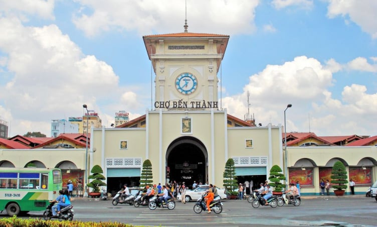 Biểu tượng lâu đời của TP.HCM - Chợ Bến Thành nổi tiếng về cái gì?