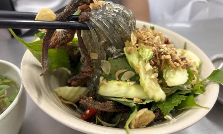 Miến lươn Hà Nội - Từ quán quen “chen chân” để thưởng thức đến Michelin Guide
