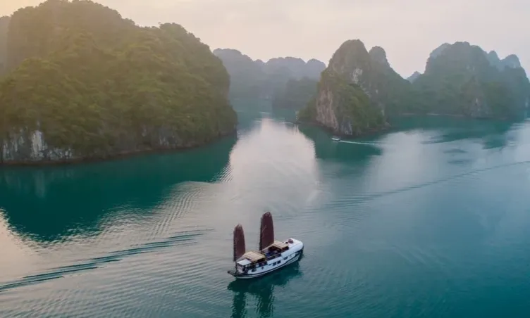 The Independent gọi tên loạt điểm đến 'ẩn mình' đẹp nao lòng tại Việt Nam