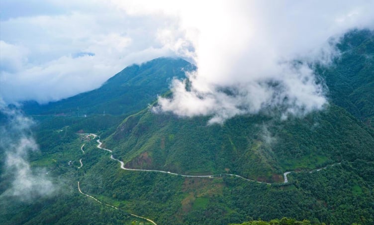 Từ Lào Cai lên Sa Pa qua đèo gì?