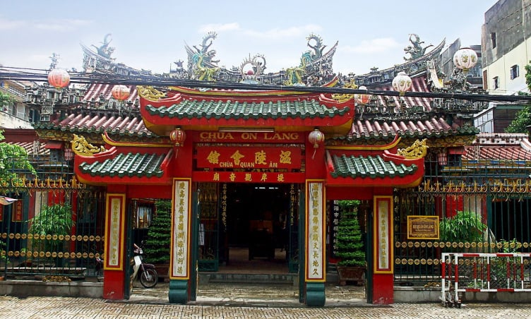 Hội quán Ôn Lăng: Độc đáo ngôi chùa người Hoa nổi tiếng tại TP.HCM