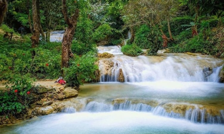 Chiêm ngưỡng dòng nước trong xanh “hóa đá” mọi vật tại Thanh Hóa đã từng lọt Top 7 Ấn tượng Việt Nam