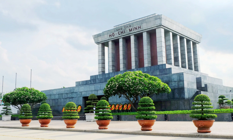 Trẻ em bao nhiêu tuổi được vào thăm Lăng Bác?
