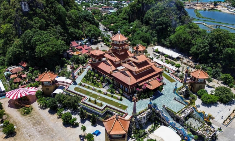 Nơi đặt Bảo tàng Phật giáo đầu tiên tại Việt Nam: Có tượng Quan Thế Âm bằng pha lê, bộ tranh sứ độc bản lớn nhất
