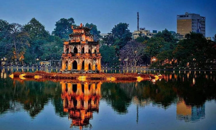 Hai biểu tượng nổi tiếng của Hà Nội: Hồ Gươm và Hồ Tây khác nhau như thế nào?