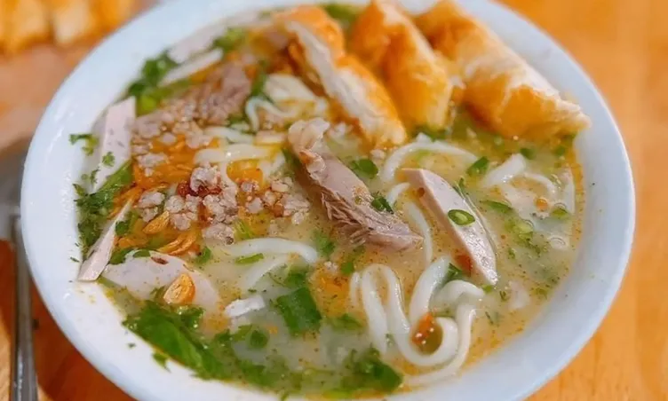 Thưởng thức cháo canh Nghệ An - Món ăn gói trọn hương vị miền Trung