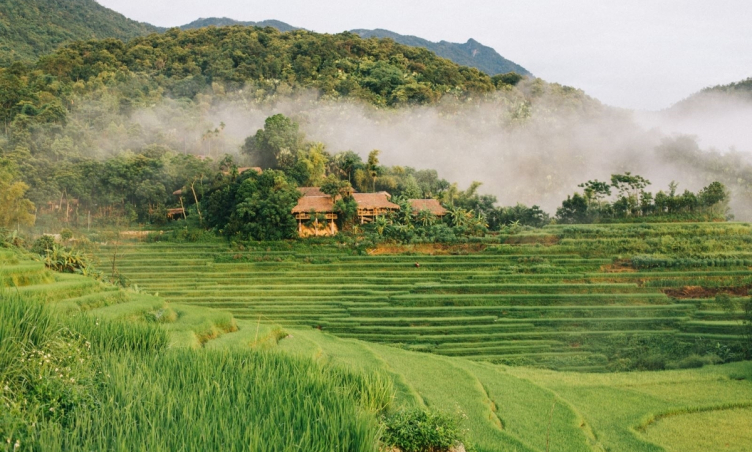 Khám phá 3 điểm đến đẹp nổi tiếng nhất gần Hòa Bình