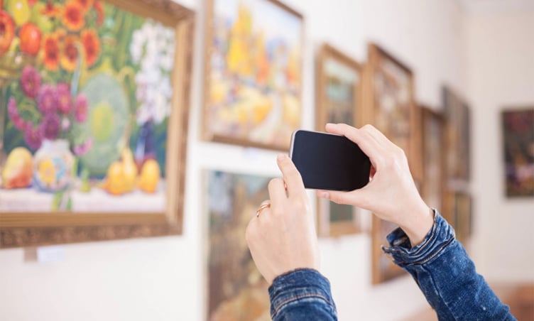 Tại sao không được sử dụng đèn flash khi tham quan bảo tàng?
