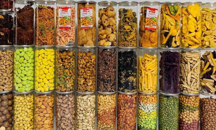Được mang đồ ăn gì lên máy bay?