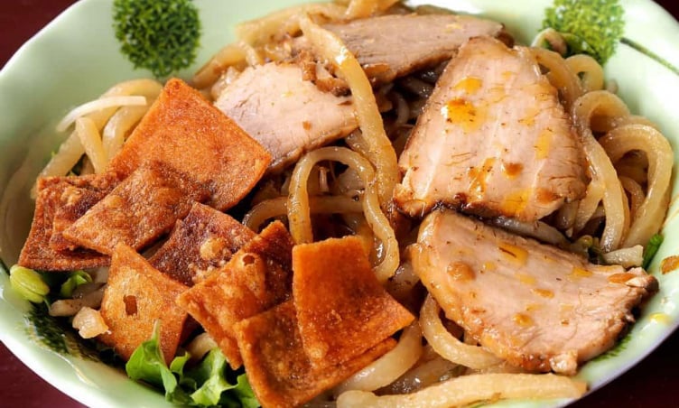 Đến Đà Nẵng thưởng thức tô cao lầu chính hiệu