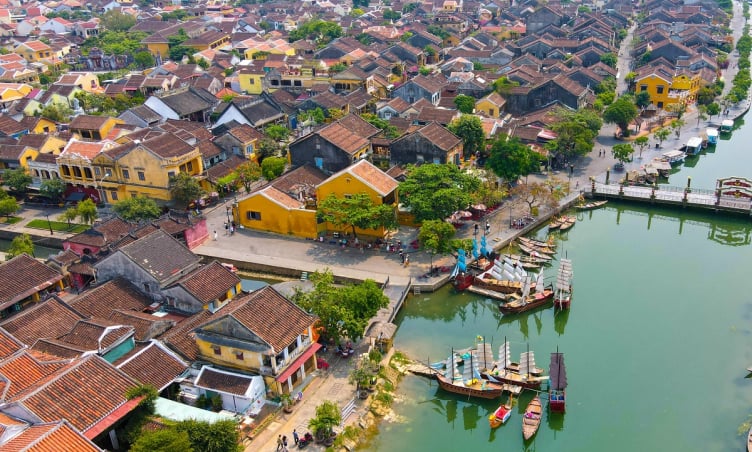 Vượt qua nhiều điểm đến lừng danh, thị trấn cổ của Việt Nam lọt Top 10 thành phố đẹp nhất thế giới 2025