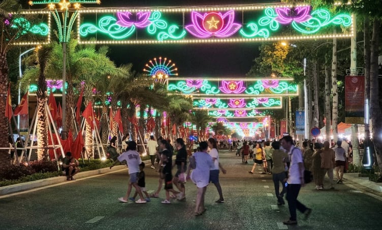 Phố đi bộ hơn 13 tỉ đồng ở Phan Rang tạm dừng hoạt động