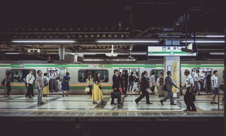 Cần lưu ý điều gì khi đi tàu điện ngầm tại Nhật?