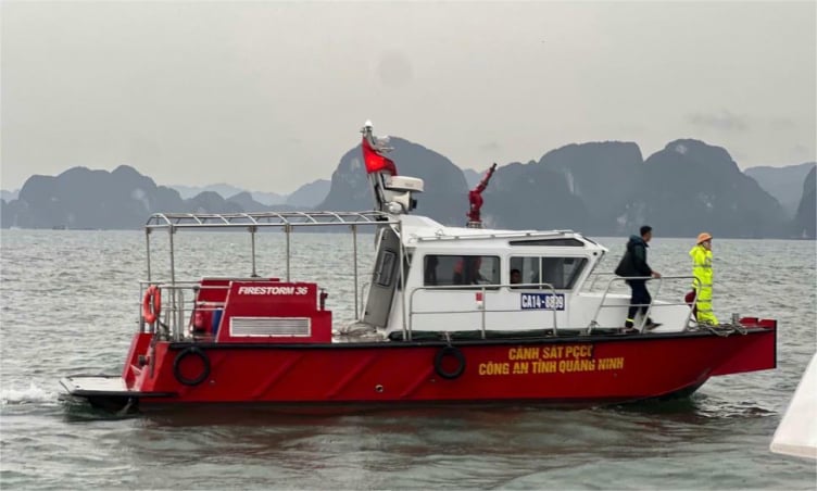Chìm tàu kinh hoàng ở Hạ Long: Cuộc giải cứu nghẹt thở trong màn mưa giông