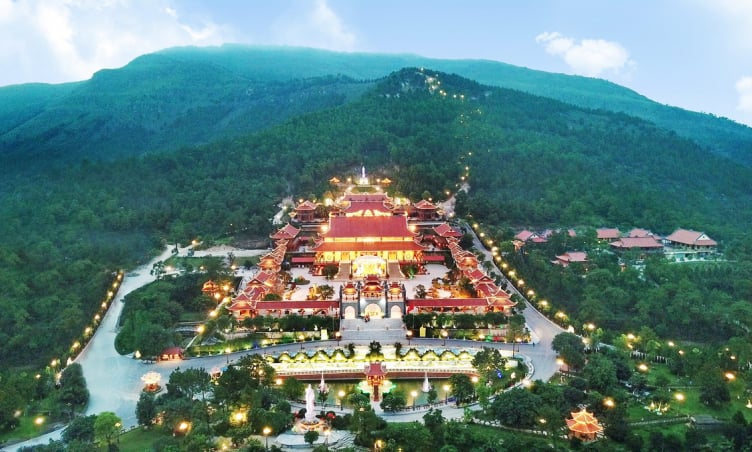 Nơi sở hữu ngôi chùa nổi tiếng có chính điện lớn nhất Đông Dương