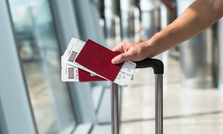 Có cần đặt vé máy bay trước khi làm visa không?