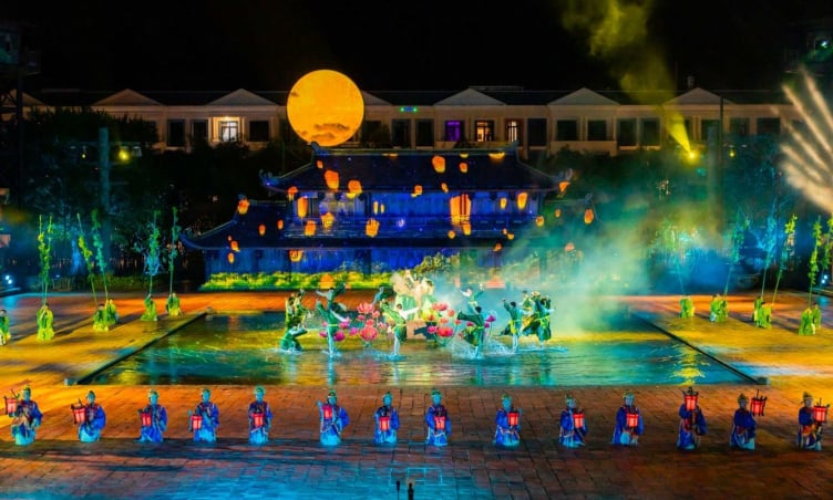 Hà Nội rực rỡ sắc màu sự kiện và hương vị du lịch trong tháng 8