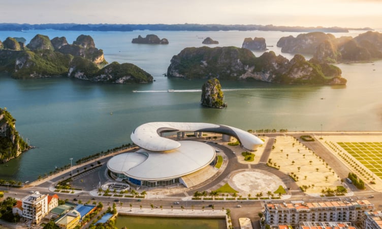 Kinh nghiệm du lịch Quảng Ninh dịp hè: Khám phá nơi được ví như “Việt Nam thu nhỏ” từ A-Z